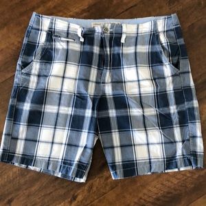 American Eagle outfitters classic Length plaid  36